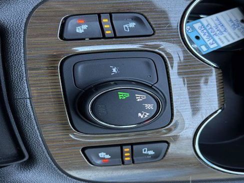 Used 2023 GMC Acadia SLE w/ Driver Convenience Package AWD/4WD image 21