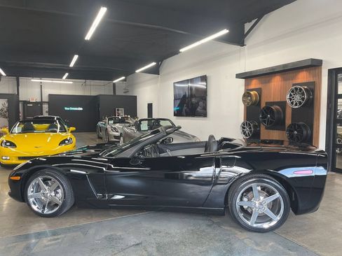Used 2007 Chevrolet Corvette Convertible w/ Preferred Equipment Group RWD image 7