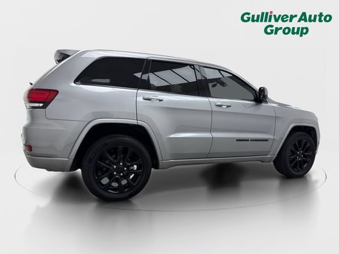 Used 2021 Jeep Grand Cherokee Laredo X AWD/4WD image 9