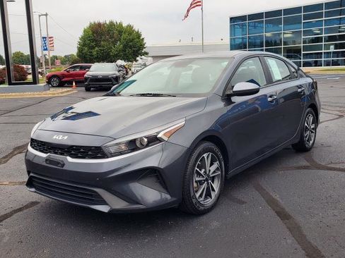 Used 2023 Kia Forte LXS image 4