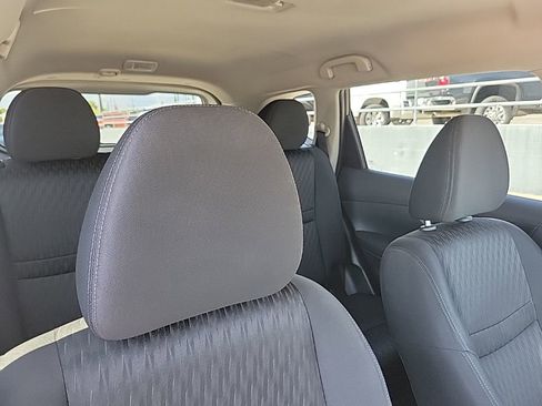 Used 2019 Nissan Rogue SV AWD/4WD image 44