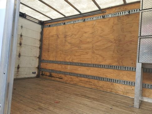 Used 2018 Chevrolet Express 4500 Extended w/ Driver Convenience Package image 29