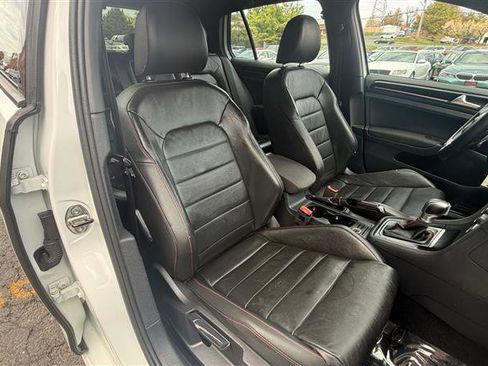 Used 2017 Volkswagen GTI S image 10
