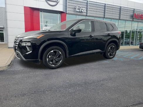 Certified 2026 Nissan Rogue SV AWD/4WD image 8