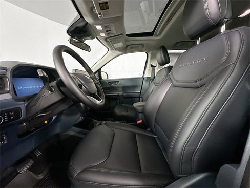 New 2025 Ford Maverick Lariat w/ Black Appearance Package image 11