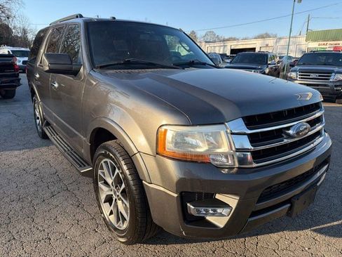 Used 2016 Ford Expedition XLT w/ Equipment Group 202A image 5