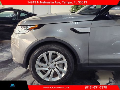 Used 2018 Land Rover Discovery HSE image 9