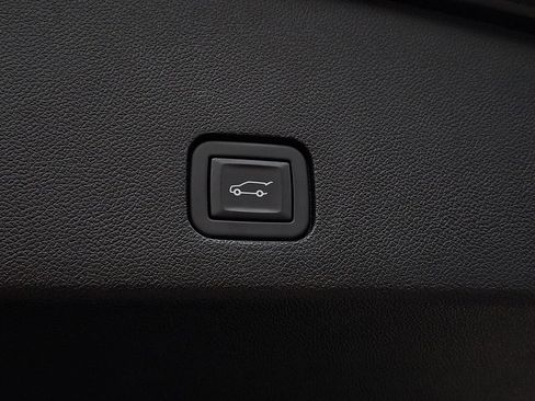 Used 2023 Cadillac XT6 Sport w/ Technology Package image 28