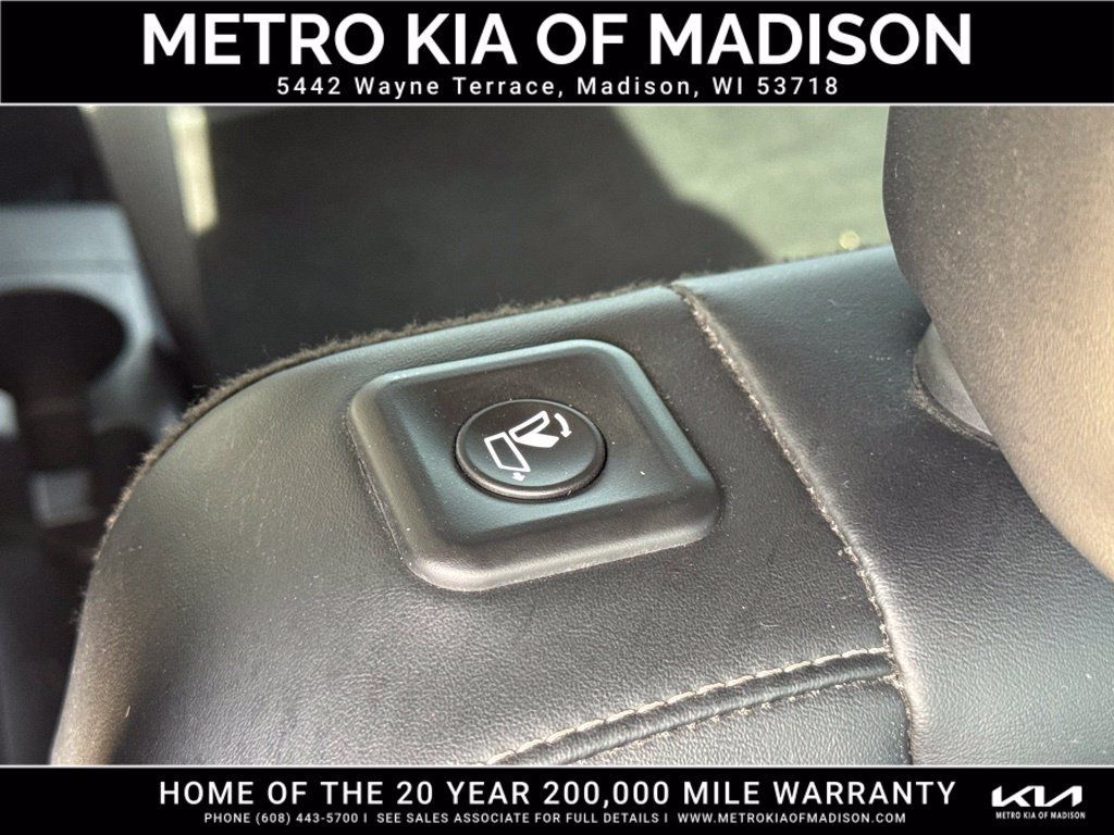 Used 2021 Kia Sorento S w/ Panoramic Sunroof Package AWD/4WD image 46