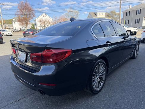 Used 2018 BMW 530i xDrive image 9