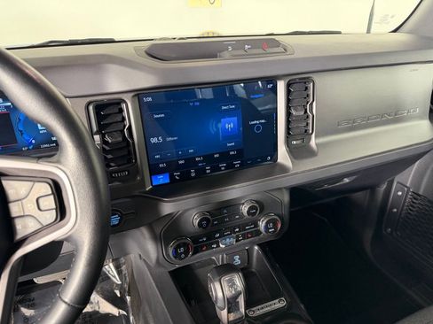 Used 2025 Ford Bronco Big Bend AWD/4WD image 2