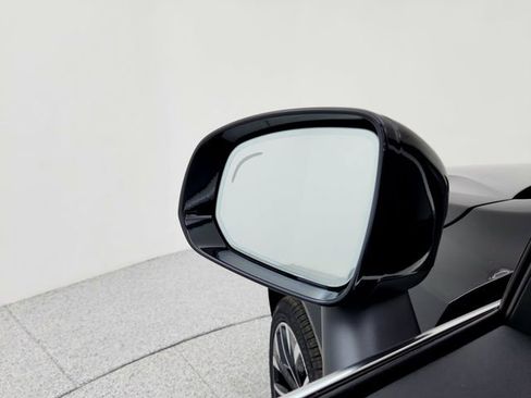 New 2025 Volvo XC90 B6 Plus w/ Protection Package Premier image 23