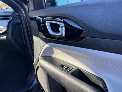 Used 2024 Jeep Compass Limited image 18