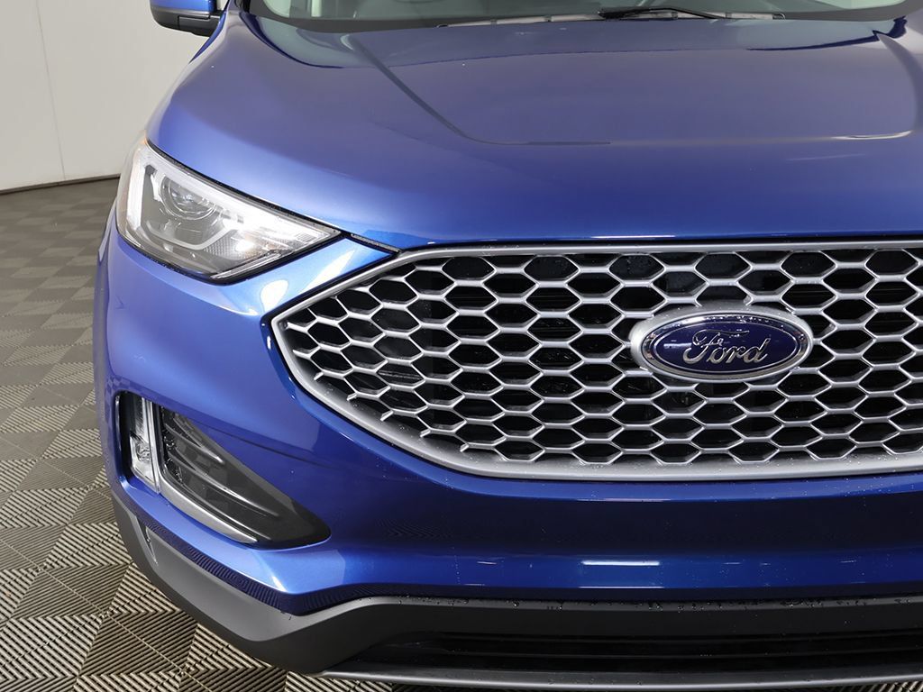 Used 2024 Ford Edge SEL w/ Convenience Package AWD/4WD image 11