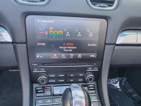 Used 2017 Porsche 718 Boxster RWD image 40