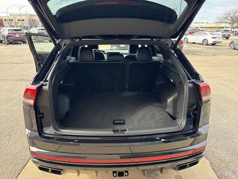 Certified 2025 Volkswagen Atlas Cross Sport SEL R-Line image 16