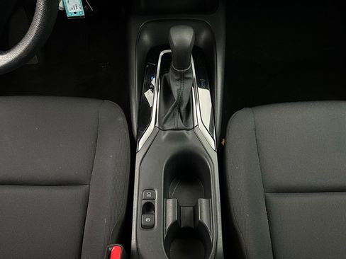 Used 2025 Toyota Corolla LE image 14