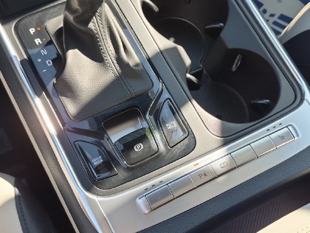 Used 2026 Kia Carnival EX FWD image 19