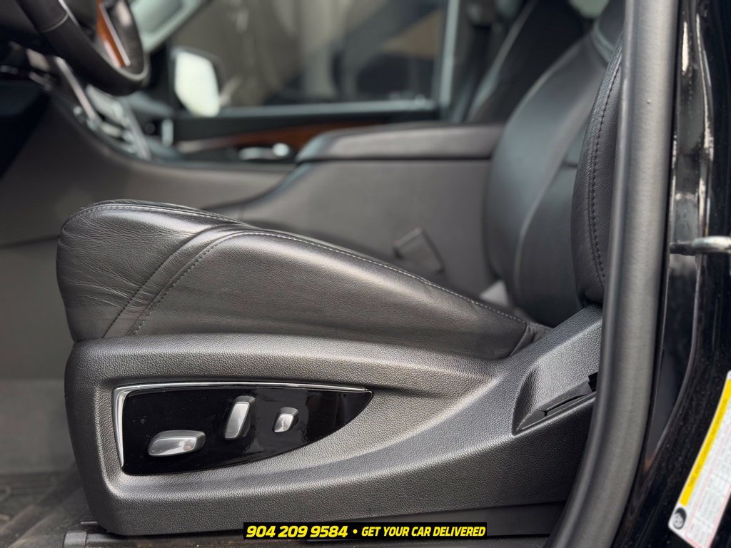 Used 2020 Cadillac Escalade Luxury AWD/4WD image 13
