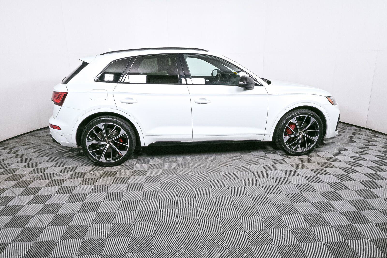 Used 2024 Audi SQ5 Premium Plus AWD/4WD image 2