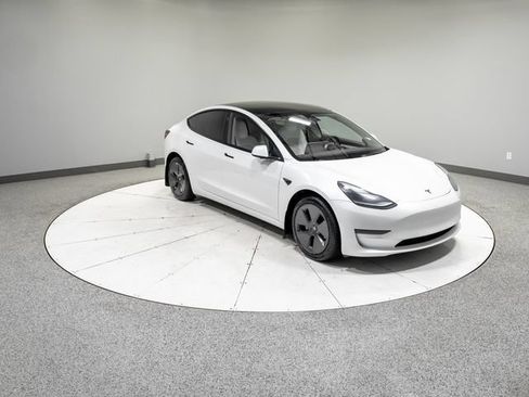 Used 2021 Tesla Model 3 Standard Range Plus RWD image 21