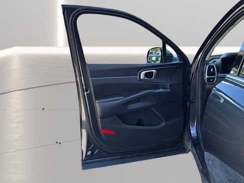 Used 2021 Kia Sorento LX image 11