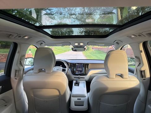 Used 2024 Volvo XC60 B5 Core w/ Climate Package image 24