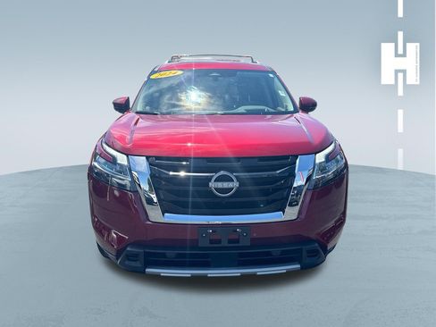 Used 2024 Nissan Pathfinder Platinum w/ Cargo Package FWD image 2