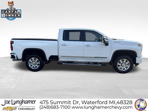 Used 2024 Chevrolet Silverado 2500 High Country w/ High Country Premium Package AWD/4WD image 2