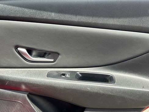 Used 2023 Hyundai Elantra SEL w/ Convenience Package FWD image 16