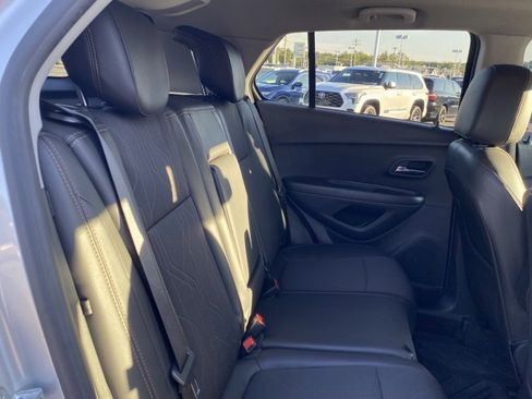 Used 2020 Chevrolet Trax LT w/ LT Convenience Package image 20