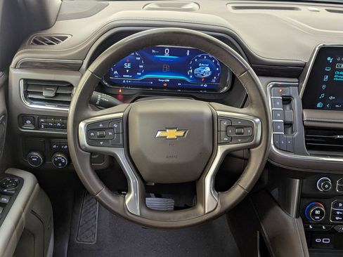 Used 2024 Chevrolet Suburban LT image 16