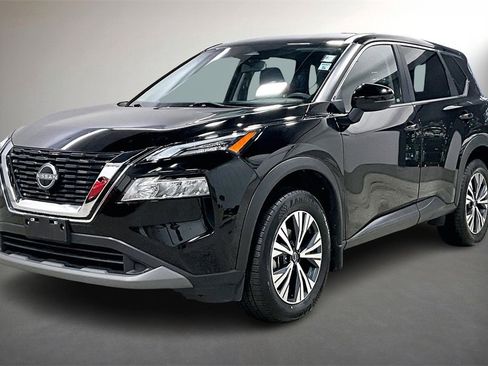 Used 2023 Nissan Rogue SV image 3