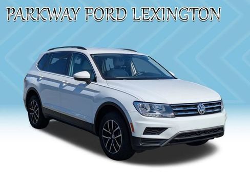 Used 2021 Volkswagen Tiguan SE image 3