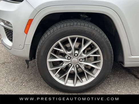 Used 2022 Jeep Grand Cherokee Summit w/ Luxury Tech Group V image 11