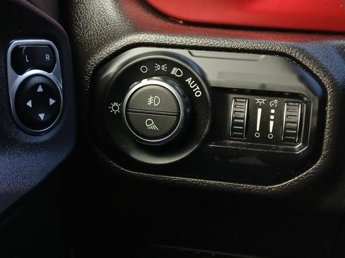 Used 2022 Jeep Gladiator Rubicon w/ LED Lighting Group AWD/4WD image 12