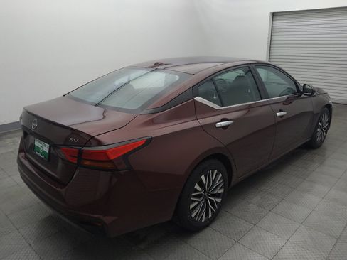 Used 2024 Nissan Altima 2.5 SV FWD image 9
