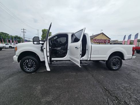 Used 2019 Ford F250 Platinum w/ Platinum Ultimate Package AWD/4WD image 9