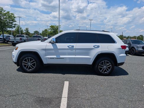 Used 2018 Jeep Grand Cherokee Limited AWD/4WD image 6