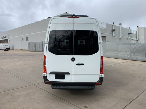 Used 2020 Mercedes-Benz Sprinter 3500 image 4