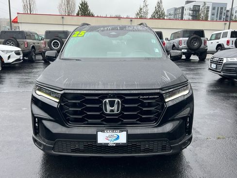 Used 2025 Honda Pilot Black Edition image 5