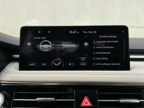 Used 2025 Genesis G70 2.5T image 31