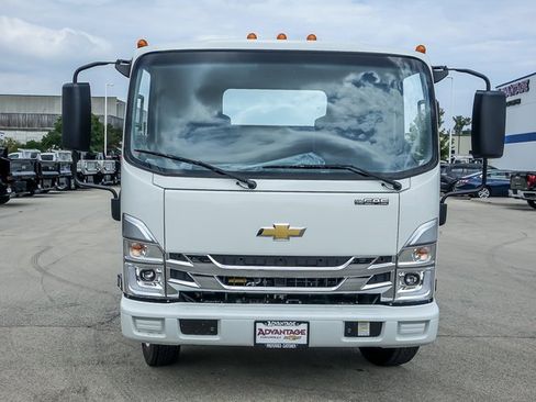New 2025 Chevrolet Low Cab Forward image 8