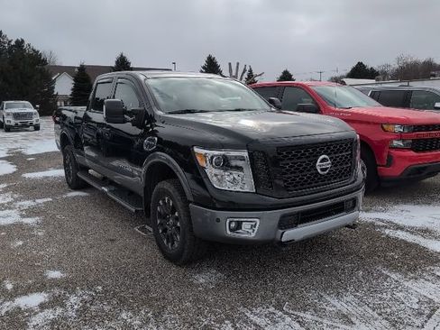 Used 2017 Nissan Titan PRO-4X image 3