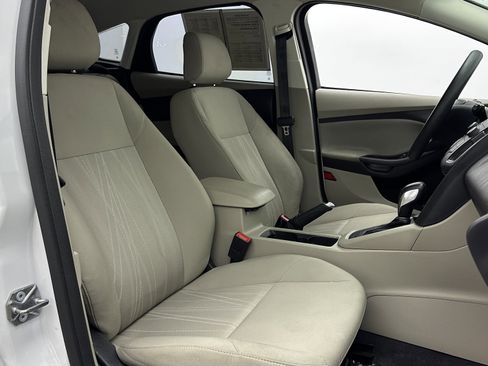 Used 2018 Ford Focus SE image 33