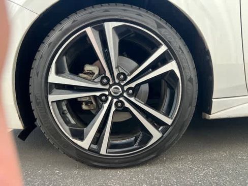 Used 2021 Nissan Sentra SR image 10