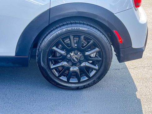 Used 2023 MINI Cooper 4-Door Hardtop image 10