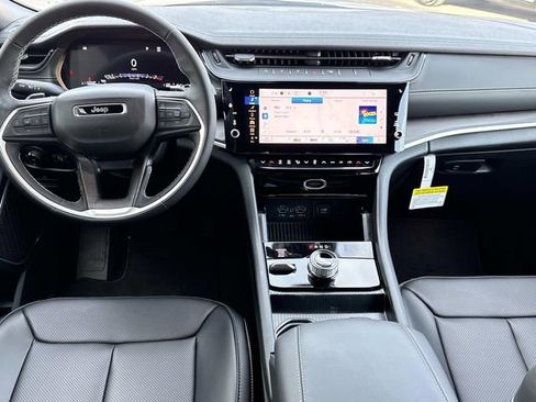 New 2026 Jeep Grand Cherokee Limited image 3