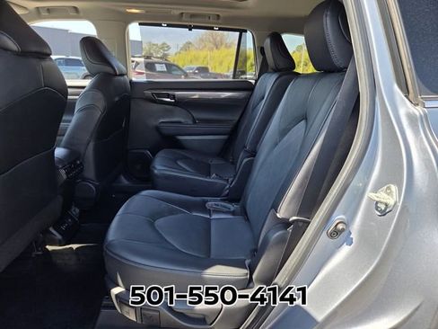 Used 2023 Toyota Highlander Platinum image 13