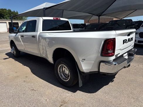 New 2026 RAM 3500 Big Horn AWD/4WD image 4